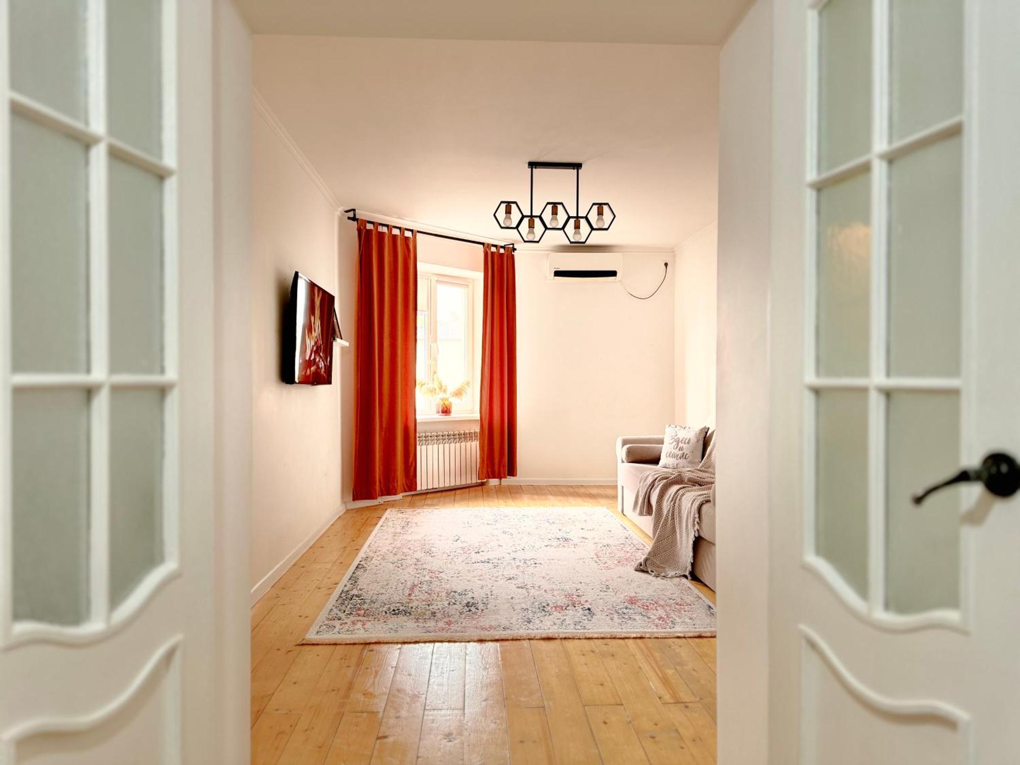 двушка около академии Scandinavian Style Apartment